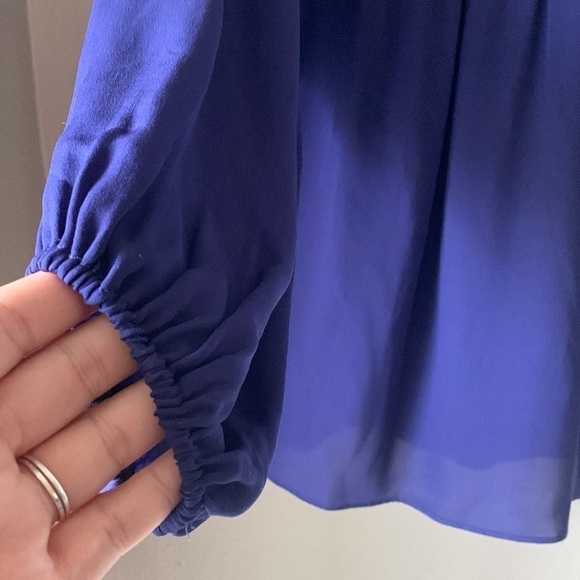 PARKER Silk Cold Shoulder Balloon Sleeve Blouse - Picture 4 of 9